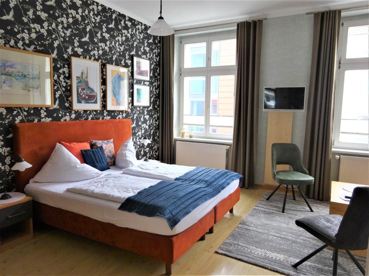 Hotel Pension Zur Faehrbruecke Stralsund Exterior foto