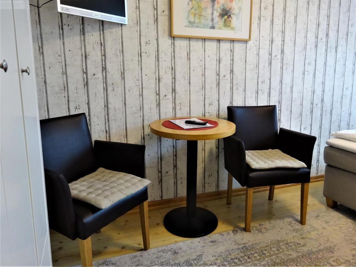 Hotel Pension Zur Faehrbruecke Stralsund Exterior foto
